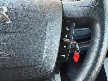 Peugeot Boxer 2.2 BlueHDi 335 Professional L3 H2 Euro 6 (s/s) 5dr