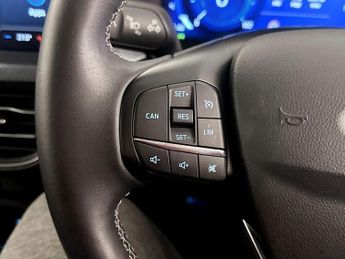 Ford Focus 1.0T EcoBoost MHEV Active Vignale Euro 6 (s/s) 5dr