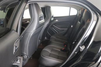 Mercedes-Benz GLA 1.6 GLA180 Urban Edition 7G-DCT Euro 6 (s/s) 5dr