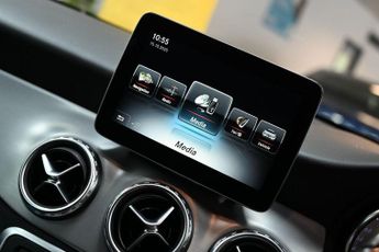 MERCEDES-BENZ GLA 2.1 GLA200d AMG Line (Premium) SUV 5dr Diesel 7G-DCT Euro 6 (s/s