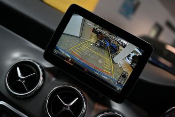 MERCEDES-BENZ GLA 2.1 GLA200d AMG Line (Premium) SUV 5dr Diesel 7G-DCT Euro 6 (s/s