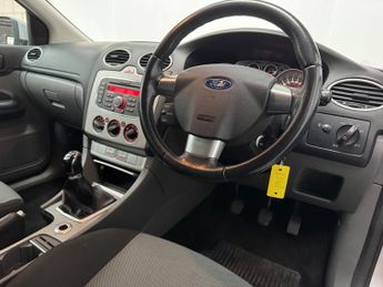 Ford Focus 1.6 Zetec 5dr