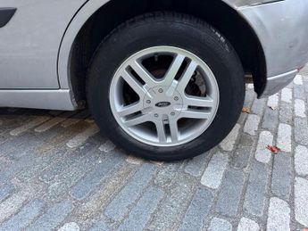 Ford Focus 1.6i 16v Zetec 5dr