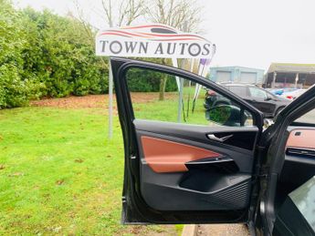 Volkswagen ID.4 Pure 52kWh Life Auto 5dr