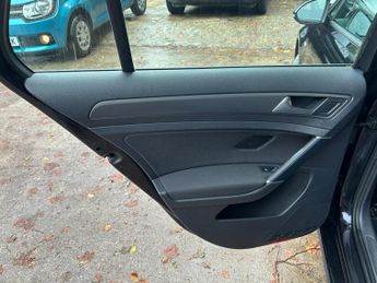 Volkswagen e-Golf 35.8kWh e-Golf Auto 5dr