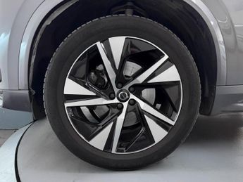 Volvo XC90 Plus Dark B5 (250 hp)