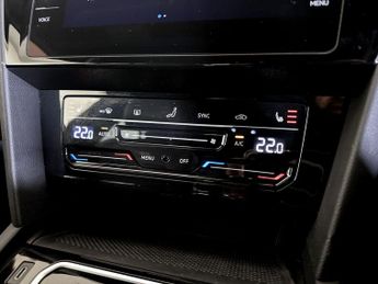 Volkswagen Passat 1.5 TSI EVO R-Line DSG Euro 6 (s/s) 5dr