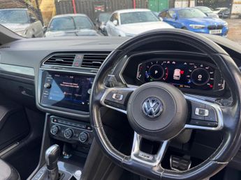 Volkswagen Tiguan 1.5 TSI EVO R-Line Tech DSG Euro 6 (s/s) 5dr