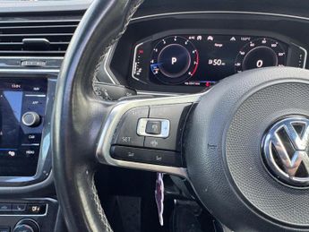 Volkswagen Tiguan 1.5 TSI EVO R-Line Tech DSG Euro 6 (s/s) 5dr