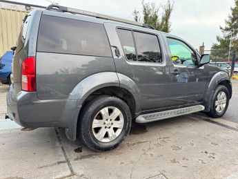 Nissan Pathfinder 2.5 dCi Tekna 4WD Euro 5 5dr