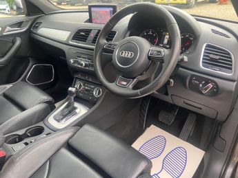 Audi Q3 2.0 TDI S line S Tronic quattro Euro 5 (s/s) 5dr