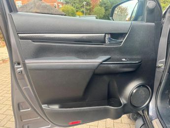 Toyota Hilux 2.8 D-4D GR SPORT Auto 4WD Euro 6 (s/s) 4dr