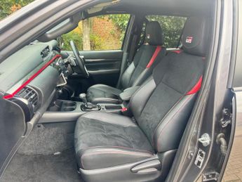 Toyota Hilux 2.8 D-4D GR SPORT Auto 4WD Euro 6 (s/s) 4dr