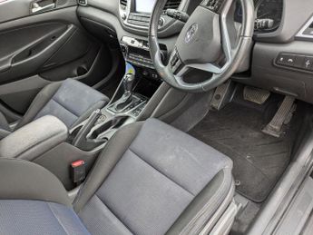 Hyundai TUCSON 1.7 CRDi Blue Drive SE Nav SUV 5dr Diesel DCT Euro 6 (s/s) (141