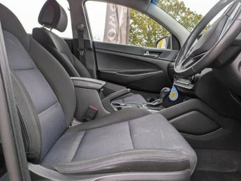 Hyundai TUCSON 1.7 CRDi Blue Drive SE Nav SUV 5dr Diesel DCT Euro 6 (s/s) (141