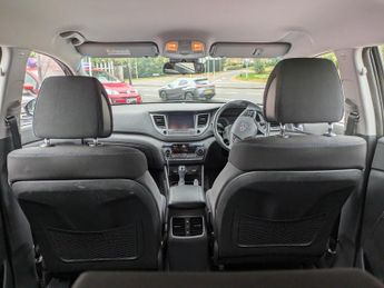 Hyundai TUCSON 1.7 CRDi Blue Drive SE Nav SUV 5dr Diesel DCT Euro 6 (s/s) (141