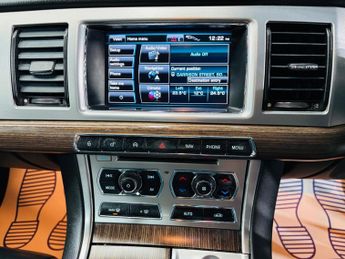 Jaguar XF 2.2d Luxury Auto Euro 5 (s/s) 4dr