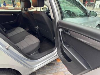 Volkswagen Passat 2.0 TDI BlueMotion Tech Highline DSG Euro 5 (s/s) 5dr