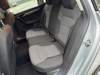 Volkswagen Passat 2.0 TDI BlueMotion Tech Highline DSG Euro 5 (s/s) 5dr