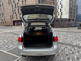 Volkswagen Passat 2.0 TDI BlueMotion Tech Highline DSG Euro 5 (s/s) 5dr