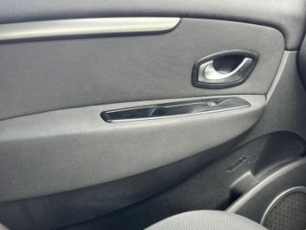 Renault Grand Scenic 1.5 dCi Dynamique TomTom Euro 4 5dr