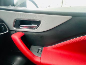 Jaguar F-PACE 2.0 D180 R-Sport Auto AWD Euro 6 (s/s) 5dr