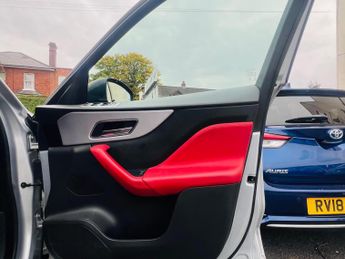 Jaguar F-PACE 2.0 D180 R-Sport Auto AWD Euro 6 (s/s) 5dr