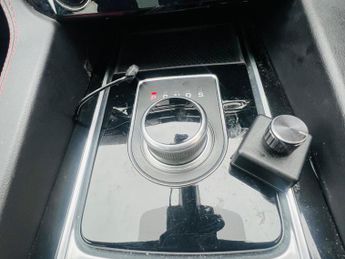 Jaguar F-PACE 2.0 D180 R-Sport Auto AWD Euro 6 (s/s) 5dr