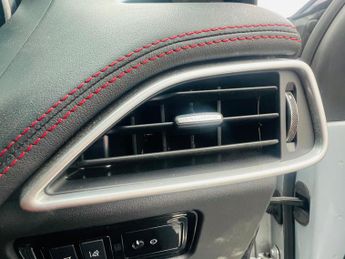 Jaguar F-PACE 2.0 D180 R-Sport Auto AWD Euro 6 (s/s) 5dr