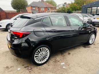 Vauxhall Astra 1.6 CDTi BlueInjection Elite Nav Auto Euro 6 5dr