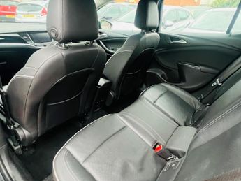 Vauxhall Astra 1.6 CDTi BlueInjection Elite Nav Auto Euro 6 5dr