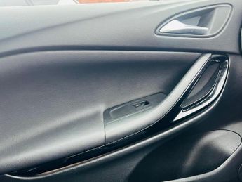 Vauxhall Astra 1.6 CDTi BlueInjection Elite Nav Auto Euro 6 5dr