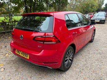 Volkswagen Golf 1.6 TDI SE Nav DSG Euro 6 (s/s) 5dr