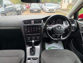 Volkswagen Golf 1.6 TDI SE Nav DSG Euro 6 (s/s) 5dr