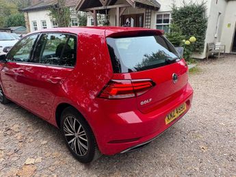 Volkswagen Golf 1.6 TDI SE Nav DSG Euro 6 (s/s) 5dr