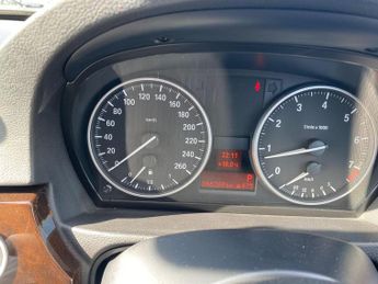 BMW 3 Series 2.0 320i SE Touring 5dr Petrol Steptronic Euro 5 (170 ps)