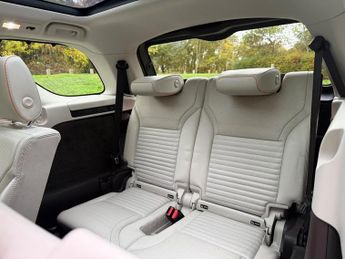 Land Rover Discovery 2.0 SD4 HSE SUV 5dr Diesel Auto 4WD Euro 6 (s/s) (240 ps)