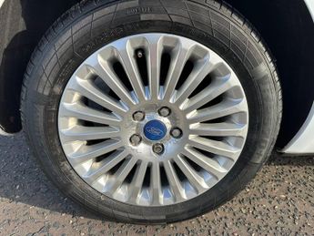 Ford Focus 1.6 Titanium Hatchback 5dr Petrol Automatic (184 g/km, 99 bhp)