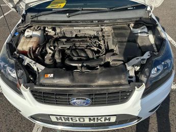 Ford Focus 1.6 Titanium Hatchback 5dr Petrol Automatic (184 g/km, 99 bhp)