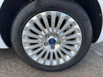 Ford Focus 1.6 Titanium Hatchback 5dr Petrol Automatic (184 g/km, 99 bhp)