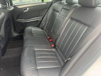 MERCEDES-BENZ E-CLASS 2.1 E220 CDI SE Saloon 4dr Diesel G-Tronic+ Euro 5 (s/s) (170 ps