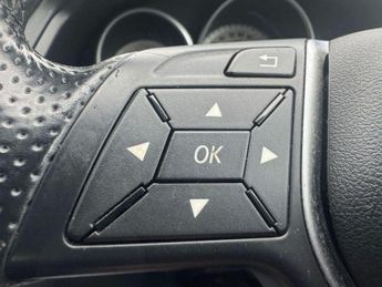 MERCEDES-BENZ E-CLASS 2.1 E220 CDI SE Saloon 4dr Diesel G-Tronic+ Euro 5 (s/s) (170 ps