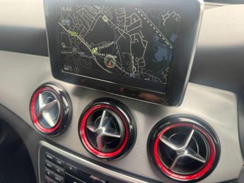 MERCEDES-BENZ GLA 2.0 GLA45 AMG SUV 5dr Petrol SpdS DCT 4MATIC Euro 6 (s/s) (360 p