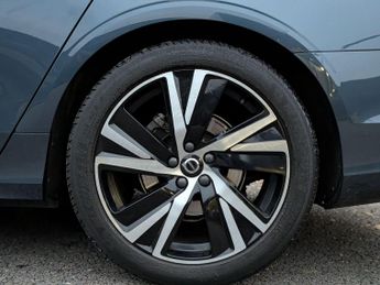 Volvo V90 2.0 B4 MHEV Plus Auto Euro 6 (s/s) 5dr