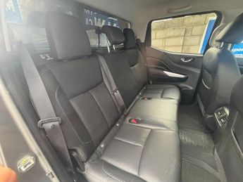 Nissan Navara 2.3 dCi Tekna Auto 4WD Euro 6 4dr