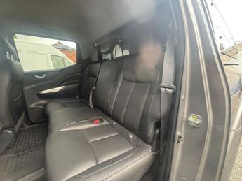 Nissan Navara 2.3 dCi Tekna Auto 4WD Euro 6 4dr