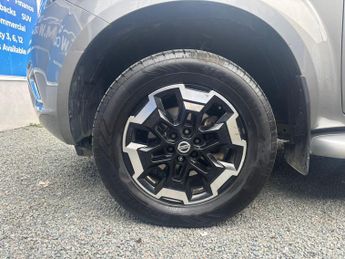 Nissan Navara 2.3 dCi Tekna Auto 4WD Euro 6 4dr