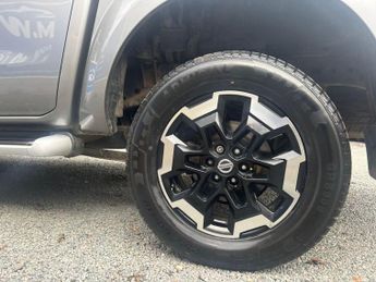 Nissan Navara 2.3 dCi Tekna Auto 4WD Euro 6 4dr