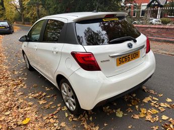 Toyota Yaris 1.5 VVT-h Sport E-CVT Euro 6 5dr