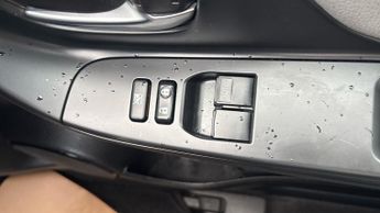 Toyota Yaris 1.5 VVT-h Icon E-CVT Euro 6 (s/s) 5dr